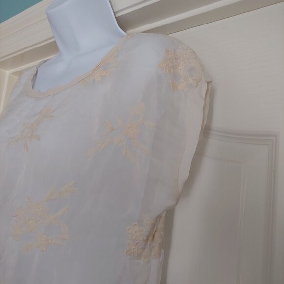 Sarah Tempest Sheer Silk Embroidered Floral Design Delicate Short Sleeve Top - Picture 8 of 11